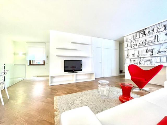 Domus Verona - Ampia Moderna Casa Su 2 Piani Nel Cuore Di เวโรนา ภายนอก รูปภาพ