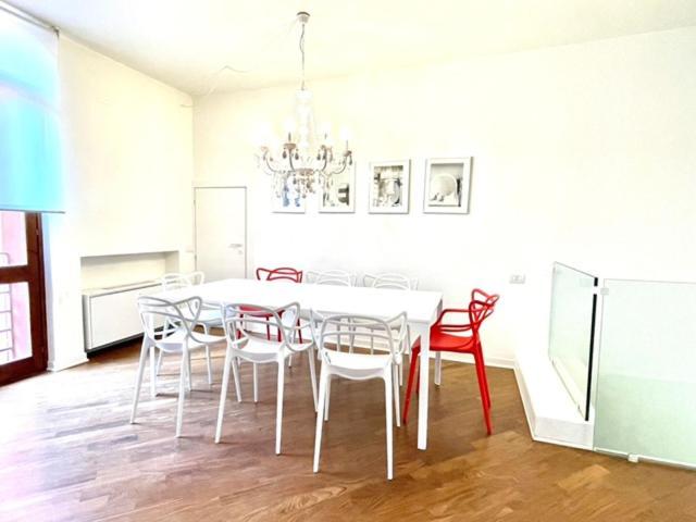 Domus Verona - Ampia Moderna Casa Su 2 Piani Nel Cuore Di เวโรนา ภายนอก รูปภาพ
