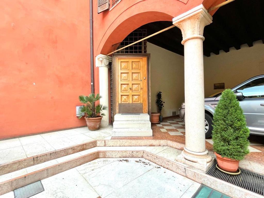 Domus Verona - Ampia Moderna Casa Su 2 Piani Nel Cuore Di เวโรนา ภายนอก รูปภาพ
